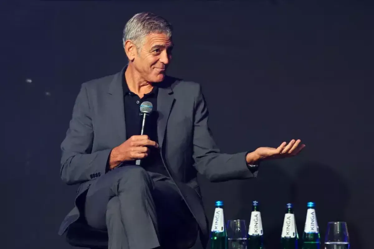 Clooney al Lido: "Non è facile vivere in un Paese guidato da chi meno lo sa fare" - © Ansa/Epa