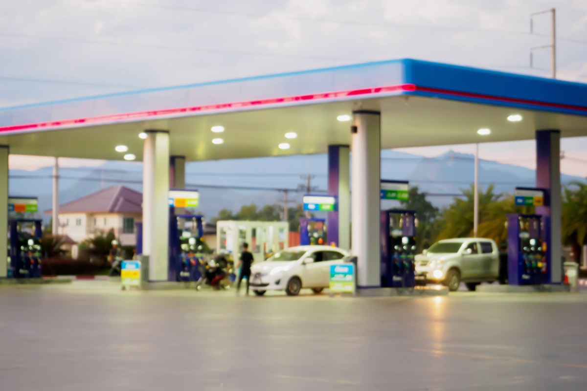 Dimentica il figlio di 10 anni all'autogrill: se ne accorge dopo due ore e mezza - 