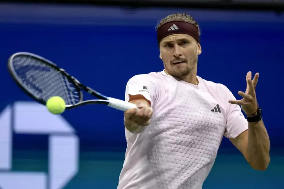 US Open, Zverev asfalta Darderi e vola ai quarti - © ANSA/EPA