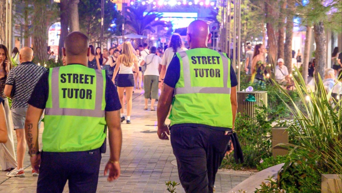 Riccione, il bilancio sul primo mese di street tuto. In arrivo altre 11 telecamere - Gli street tutor in azione 