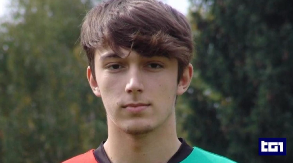 Coltellata mortale dopo la lite tra tifosi: 18 anni a De Simone. Cade l'ipotesi della legittima difesa - 