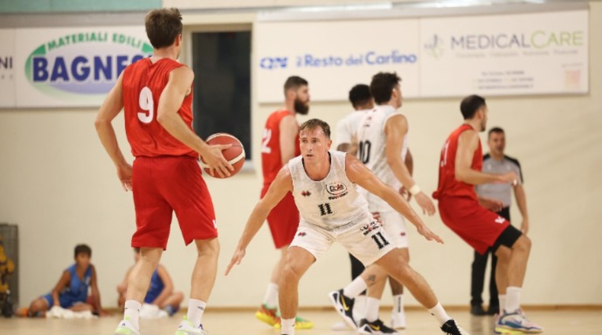 Basket A2, finisce 89-89 lo scrimmage con CMT Orange Tools Pesaro - Dole in fase difensiva