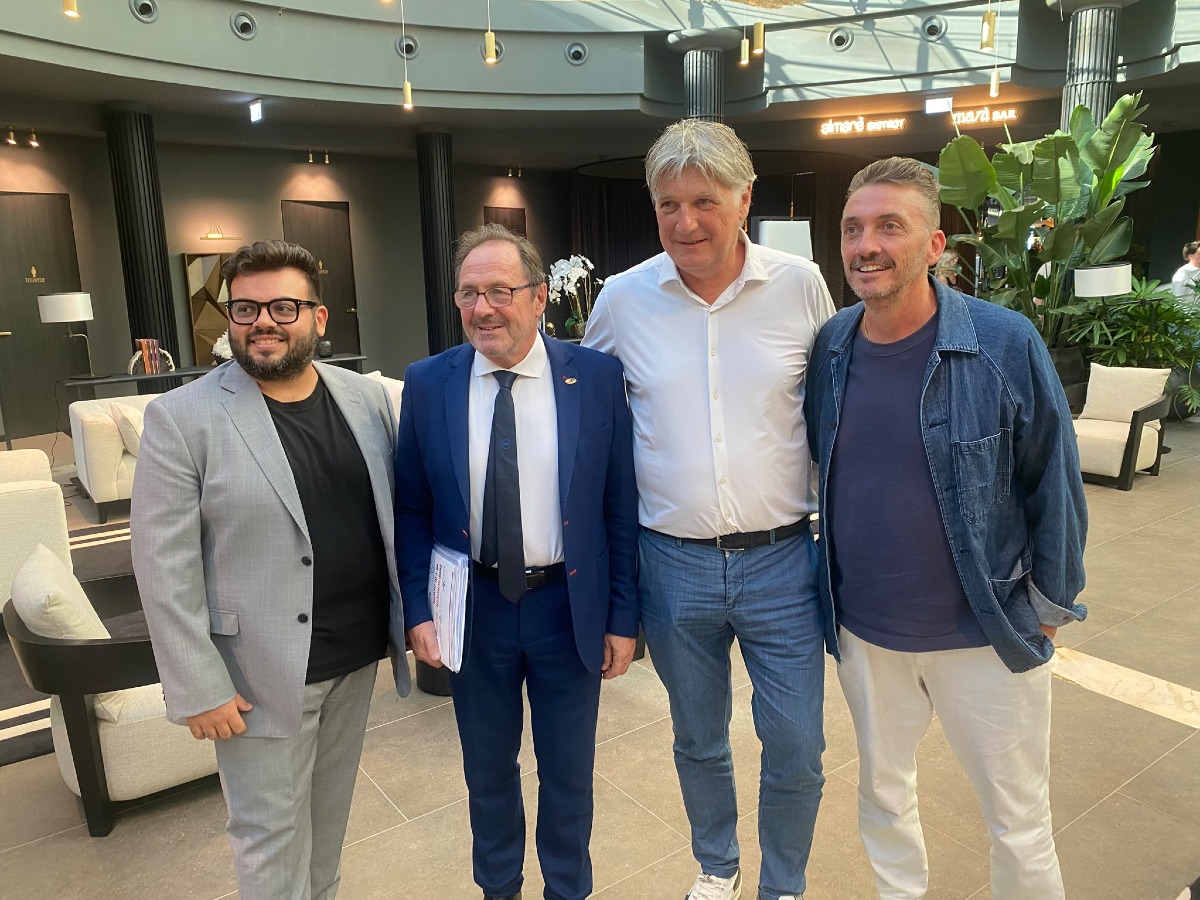 Rimini Calcio, Ivano Falzetti entra nel Cda: 'Progetto ambizioso ed entusiasmante' - Falzetti in camicia bianca