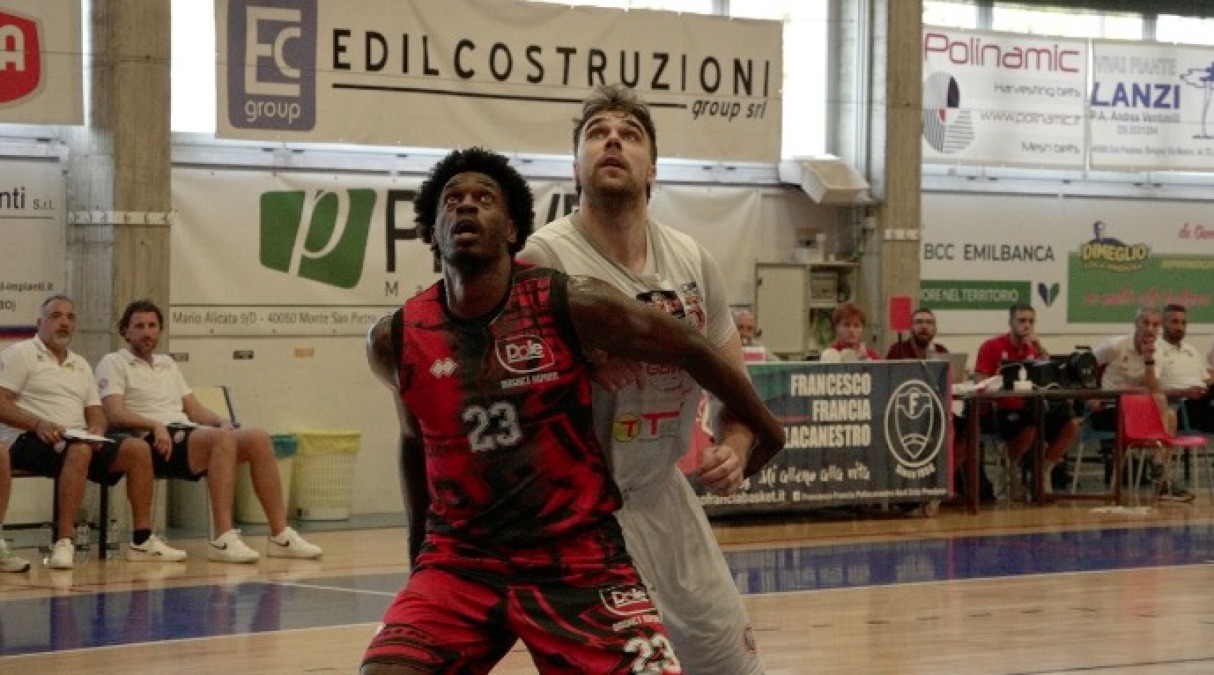 Basket A2, la Dole vince l'ultimo l'ultimo match di preseason  - Una fase del match