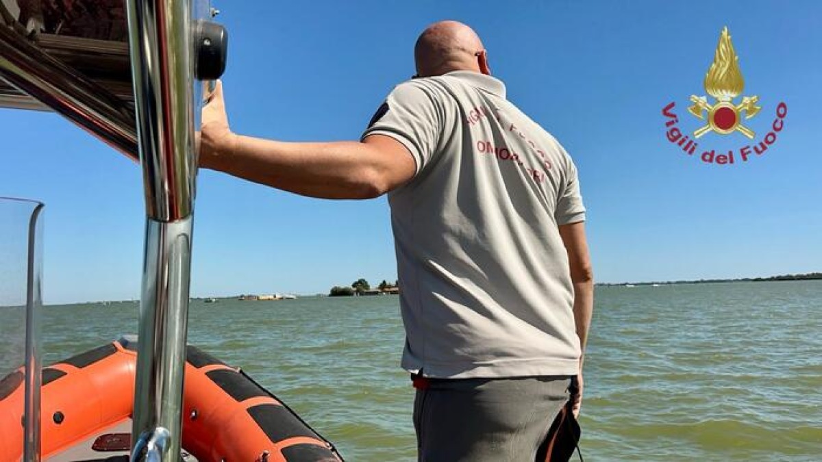Venezia, dispersa 26enne dopo lo scontro tra barchino e taxi acqueo: riprendono le ricerche - 
