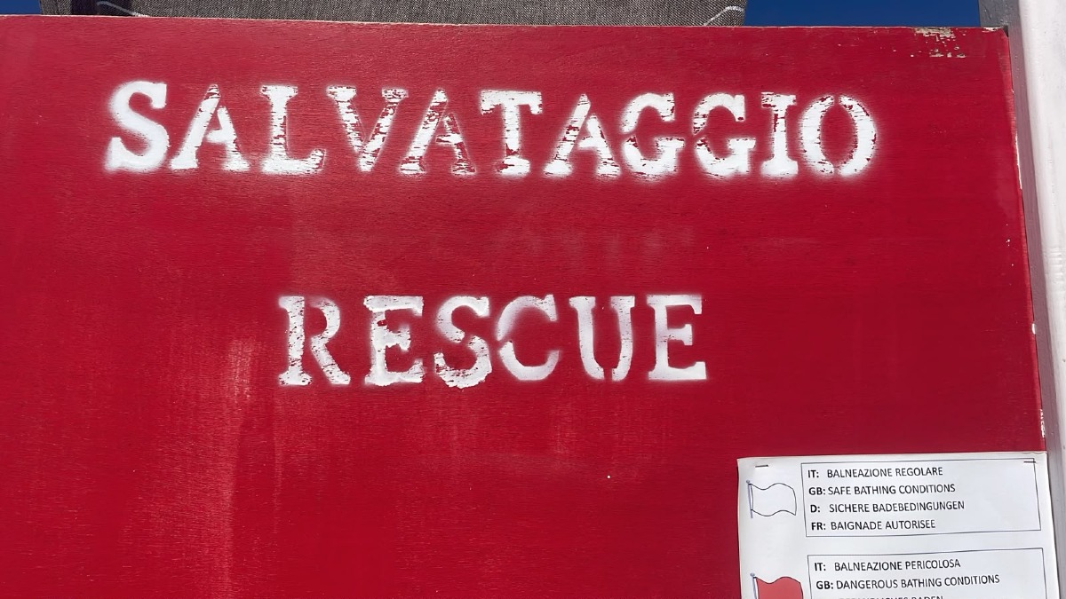 Rivabella, malore in acqua al bagno 5: anziana soccorsa e trasportata in ospedale - 