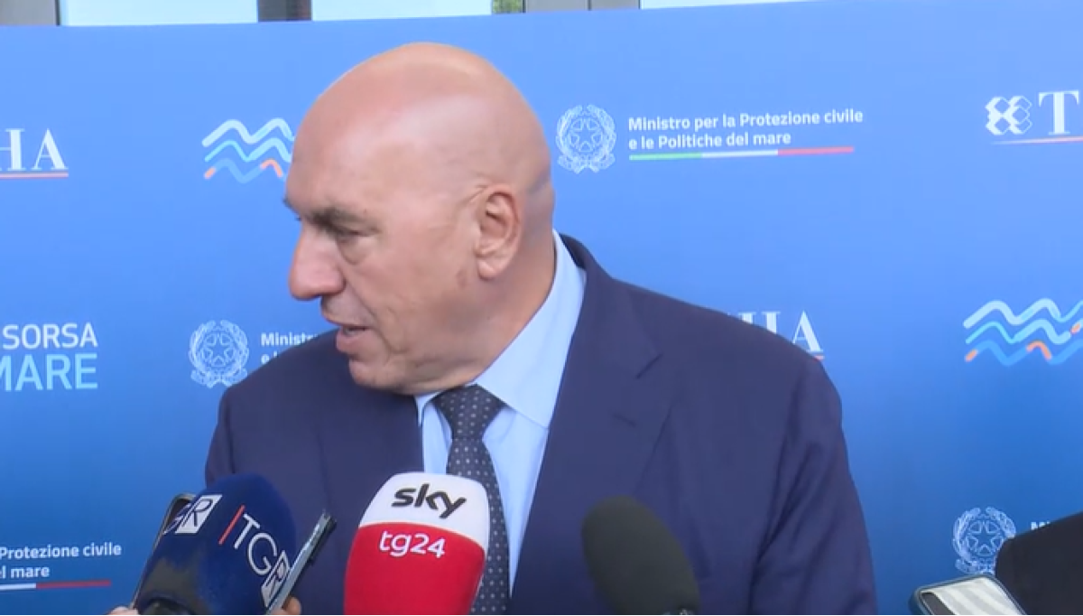 Iran, attacco alla base di Ta’if: colpito un Eurofighter italiano - Il ministro della Difesa Guido Crosetto © Skytg24