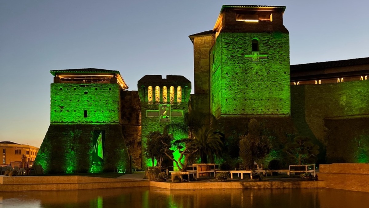 Castel Sismondo di Rimini si illumina di verde: ecco perché - Castel Sismondo di Rimini illuminato di verde