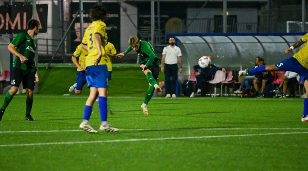 Calcio RSM, Virtus: la rimonta sul Tre Fiori vale una notte al comando - Virtus al tiro (foto FSGC/Palmieri)
