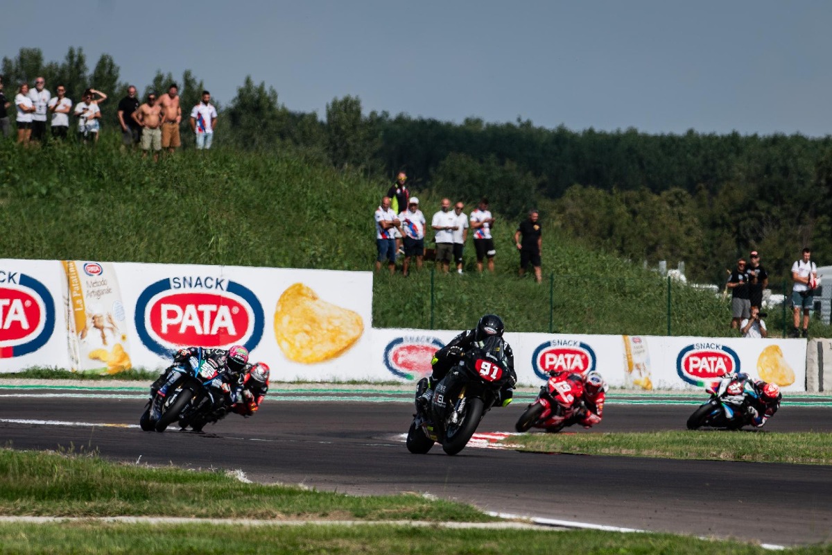 Moto, CIV:  Bernardi (Superbike) e Antonelli (Supersport) vincono a Cremona - 