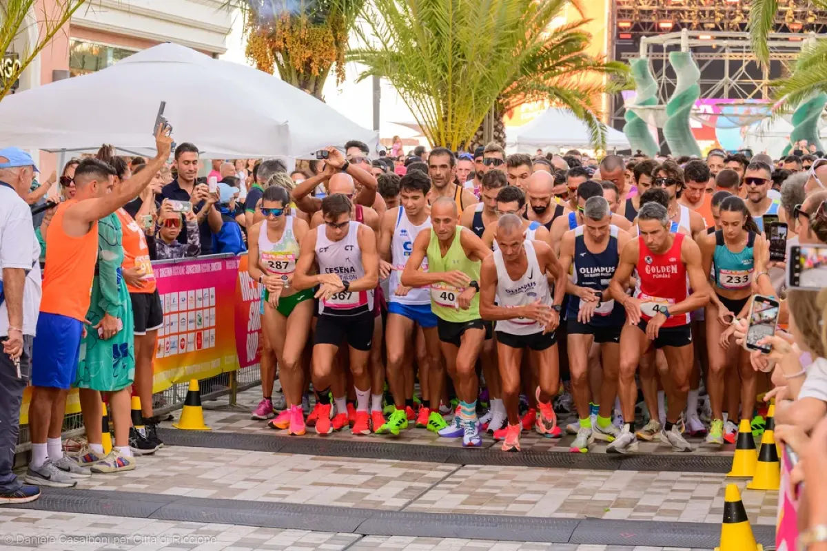 Riccione corre al tramonto: Gasmi e Richter vincono la Sunset Run - 