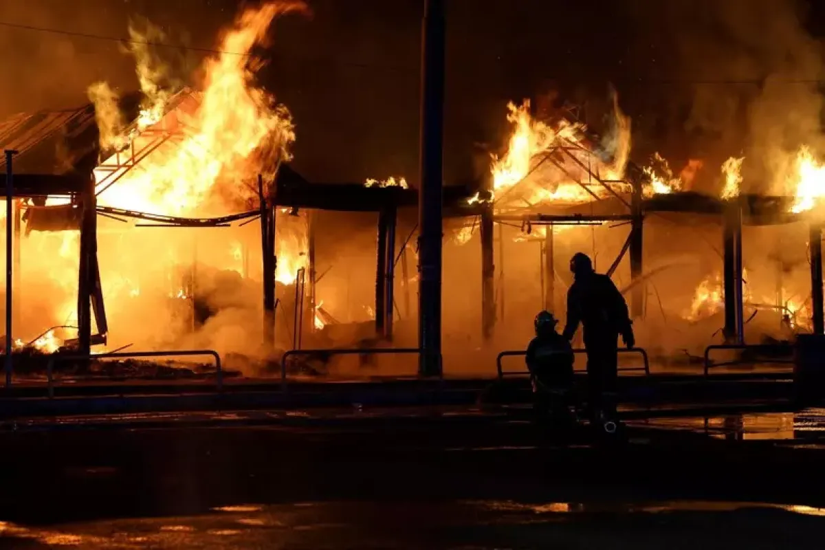 Allarme droni su Kiev, attacco anche su Mosca: due morti - 