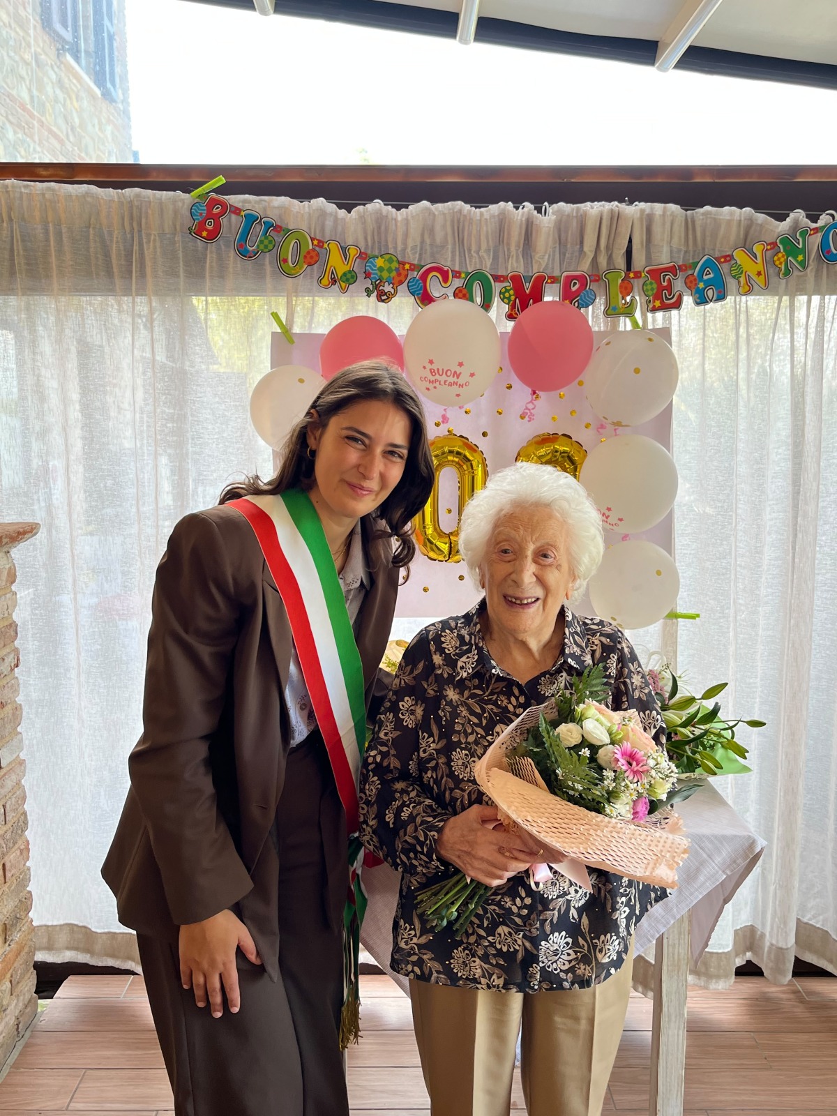 Nonna Edi compie 100 anni: una vita tra scuola, famiglia, viaggi e memoria - 