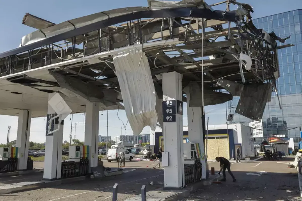 Kiev sotto attacco: droni bloccano la rete ferroviaria urbana - © Ansa