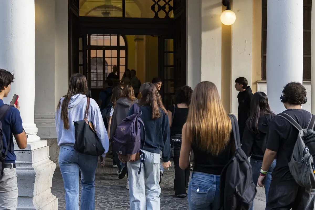 Scuola, tetto agli stranieri in classe e stop a burqa e niqab: il governo sceglie la via del decreto - 