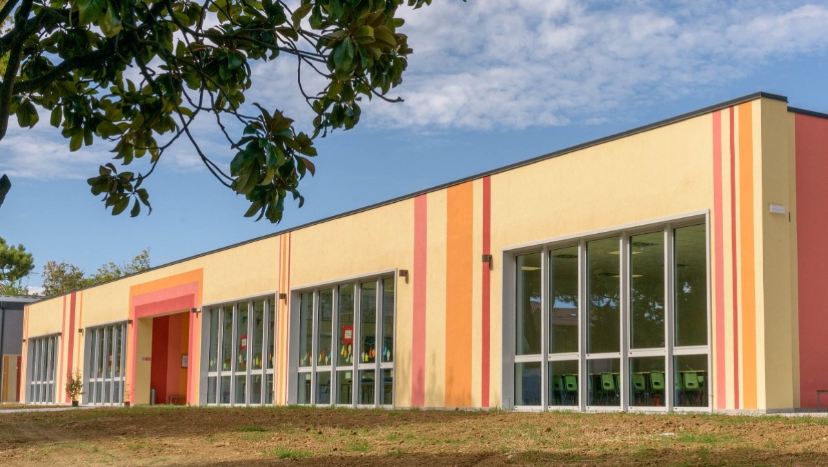 Riccione, dieci nuovi erogatori d’acqua nelle scuole e negli uffici - La scuola Panoramica 
