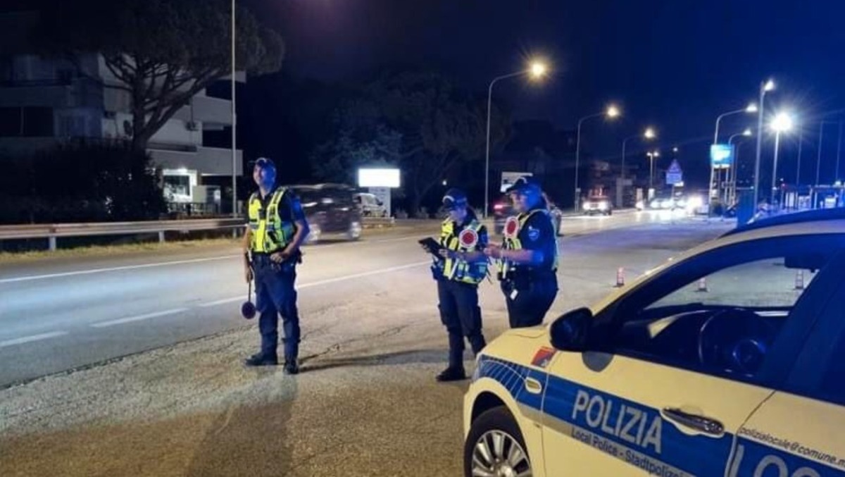 Misano, estate movimentata tra stupefacenti, rifiuti e commercianti denunciati per prodotti contraffatti - Polizia Locale di Misano