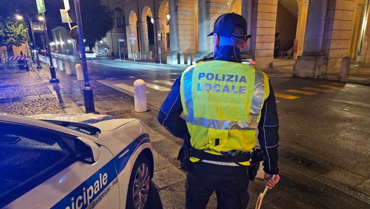 Danneggia l’ambulanza durante i soccorsi: denunciato 46enne a Santarcangelo - Polizia Locale Santarcangelo