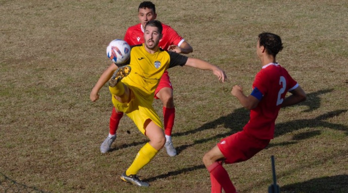 Calcio Promozione, Gabicce Gradara ko contro il Villa San Martino (3-1) - L'attaccante Vegliò in azione