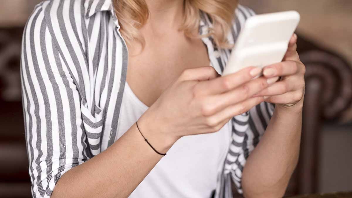 Lascia l'amante, lei si vendica inviando i video hot alla famiglia - 