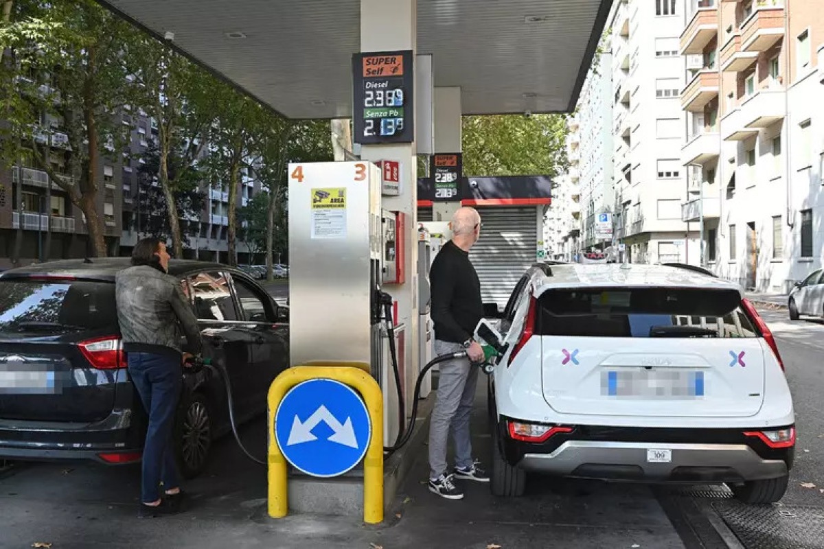 Carburanti, nuovi rialzi: il diesel sfiora i 2,5 euro in autostrada - 