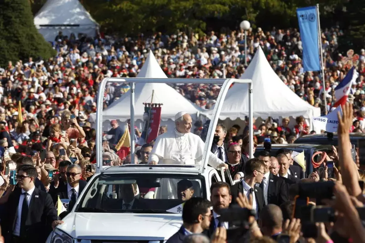 Il Papa a Lourdes: "Massima vigilanza contro gli abusi sui minori" - 