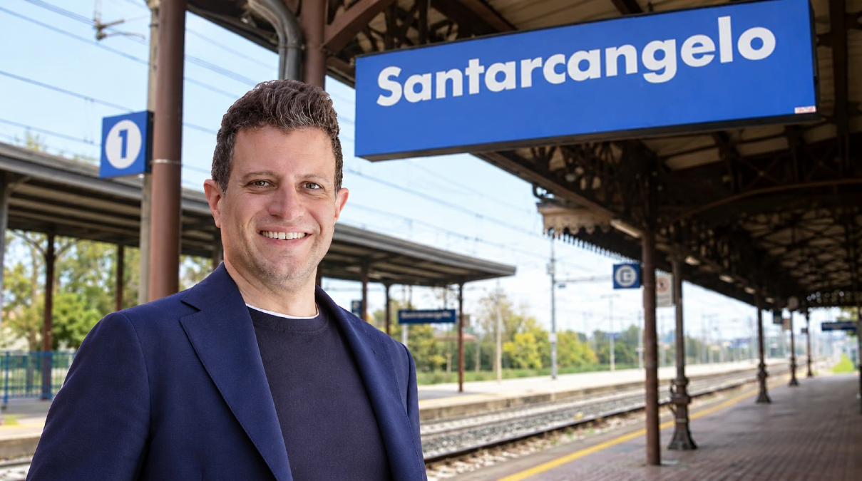 Il regionale passa ma non si ferma: Santarcangelo chiede a Trenitalia una fermata per gli studenti - Il sindaco Filippo Sacchetti