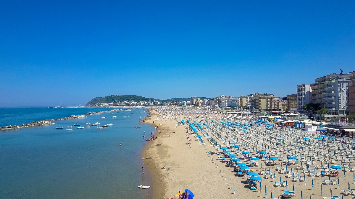 Piano dell’Arenile, Cattolica cambia: demolizioni rinviate per gli stabilimenti già riqualificati - Arenile di Cattolica PH CAVALIERI