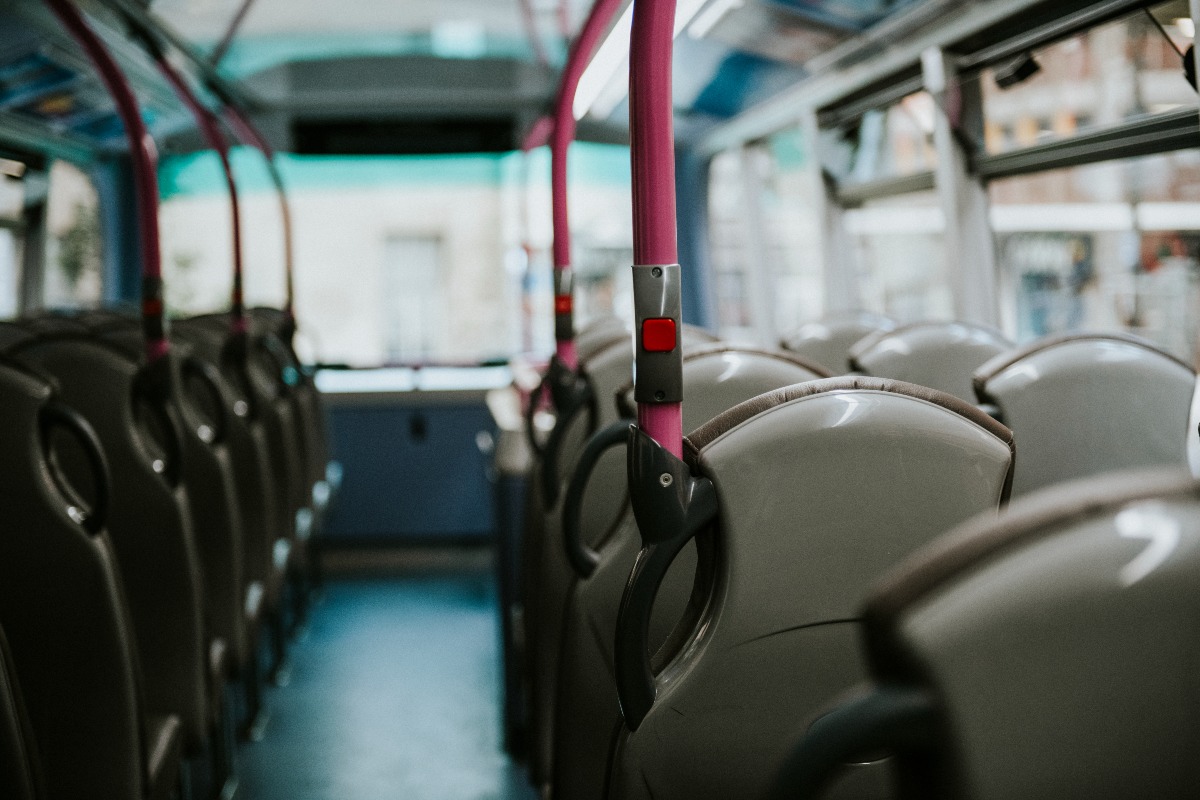 Quattordicenne di origine marocchina lasciata a terra dal bus: "Faccio salire solo gli italiani" - 
