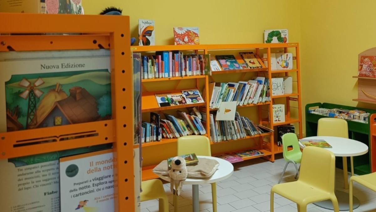 San Giovanni, in biblioteca un corso per educare i più piccoli alla lettura - Gli interni della biblioteca  