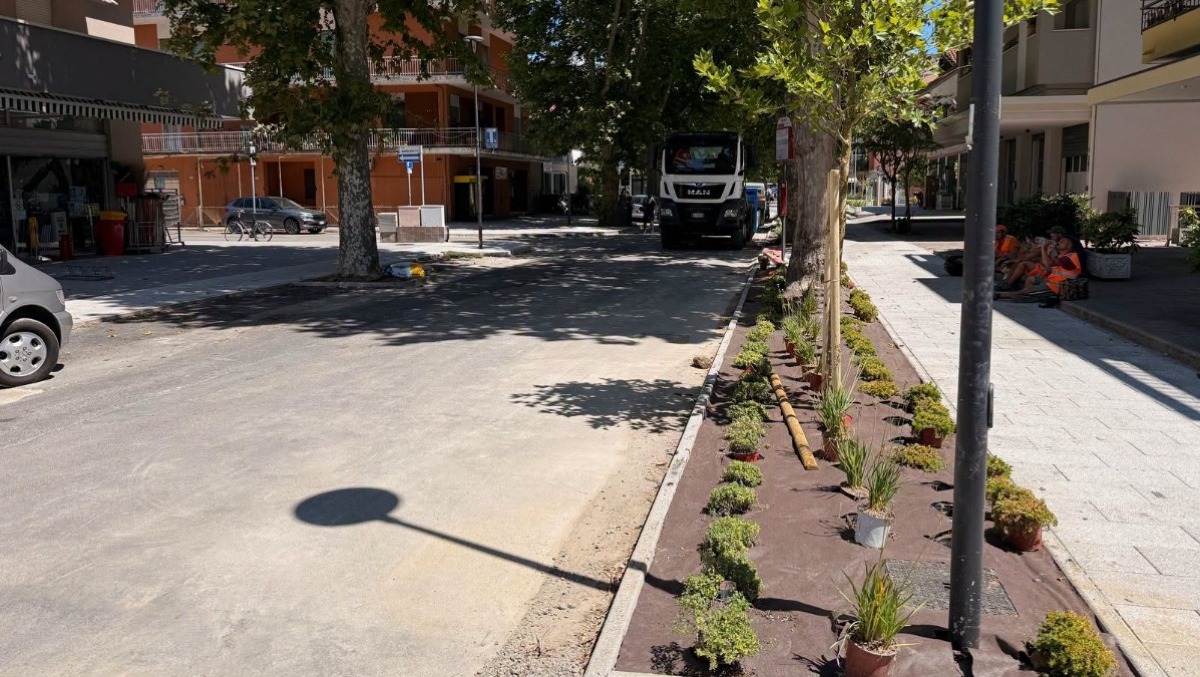 Misano, via Repubblica si prepara al gran finale: da lunedì scatta la chiusura per l’asfaltatura - Via Repubblica Misano