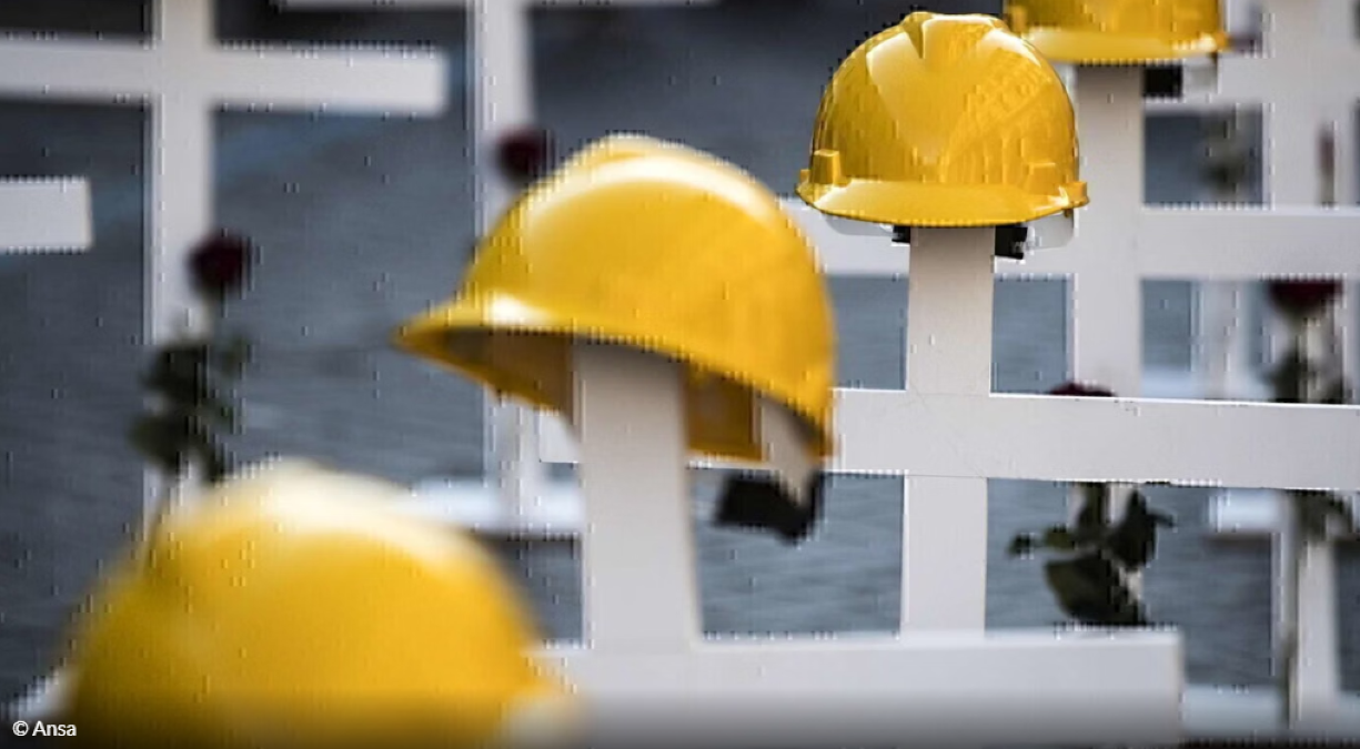 Ancora sangue sul lavoro, 2 morti ad Ancona e nel milanese - 