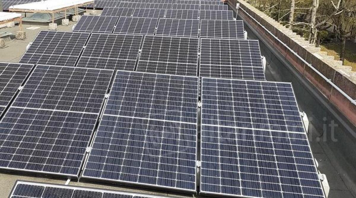 Sei impianti fotovoltaici sui tetti, 44mila euro di risparmi stimati: Rimini lancia la sua Comunità energetica - Foto di repertorio