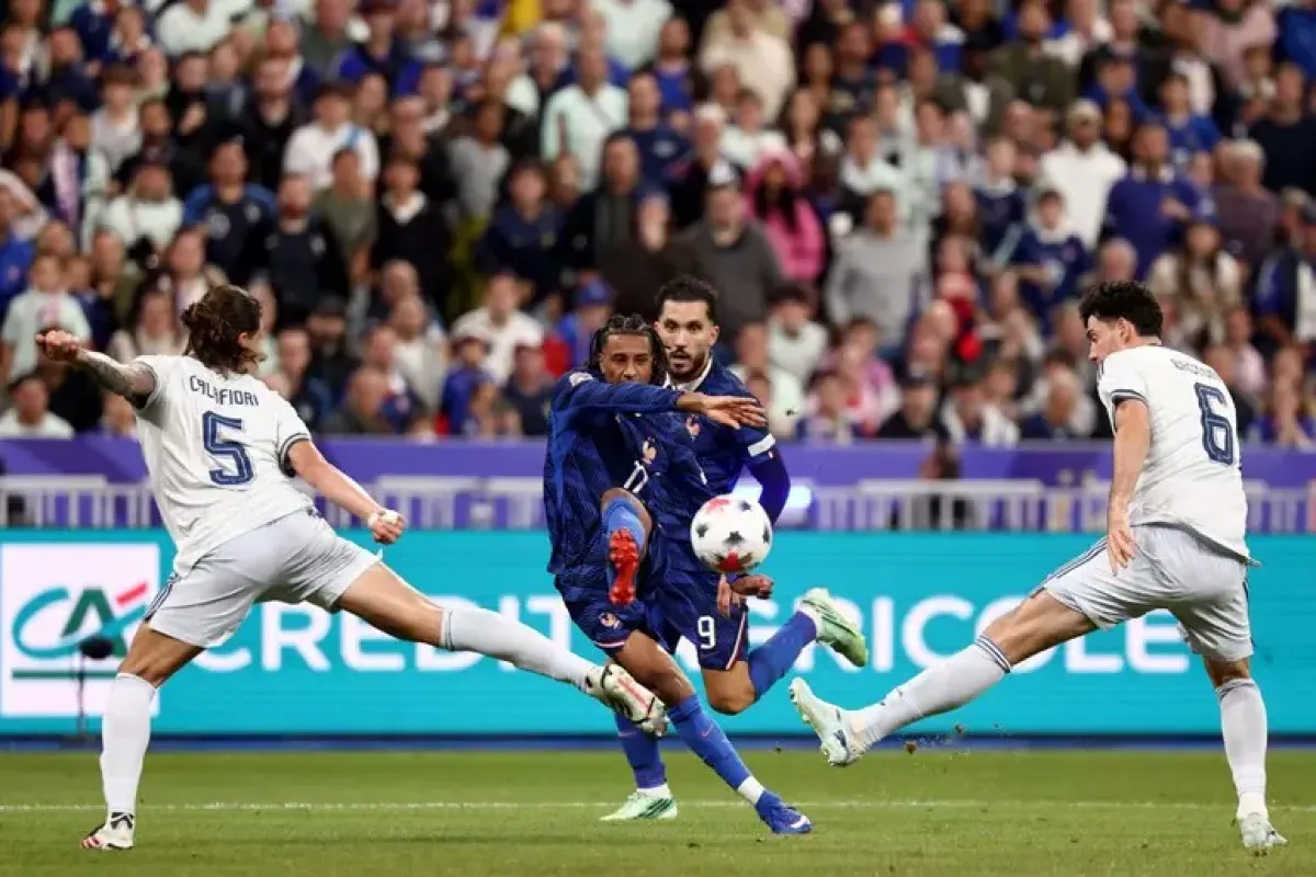 Italia a testa alta, a Parigi finisce 1-1 con la Francia di Zidane - © Ansa