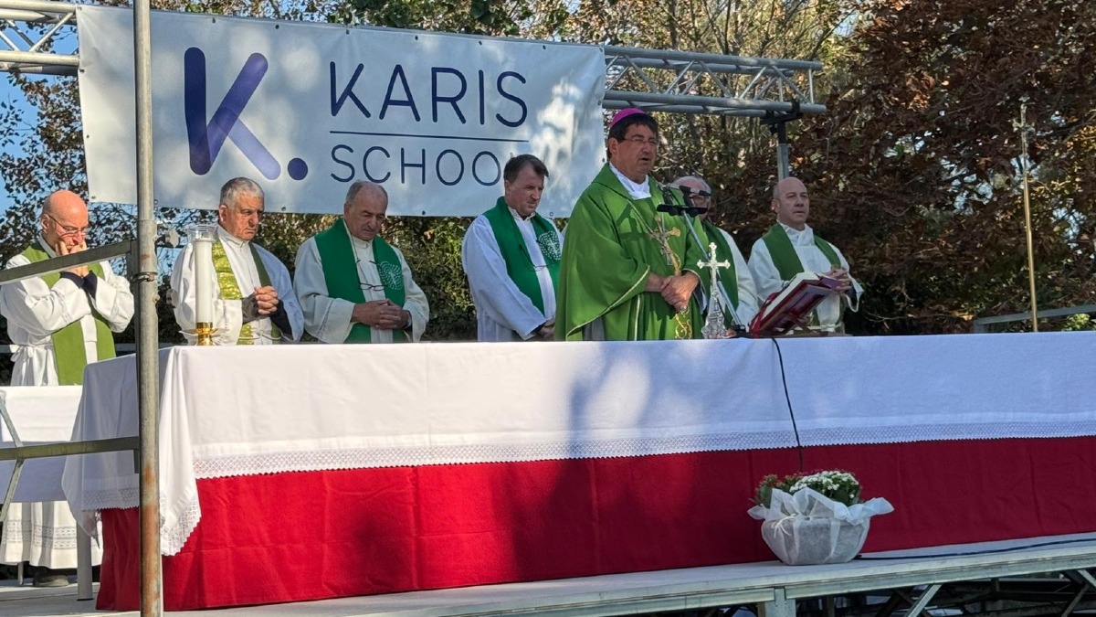 Il Vescovo Anselmi e il sindaco di Rimini all'apertura del nuovo anno scolastico delle scuola Karis - 