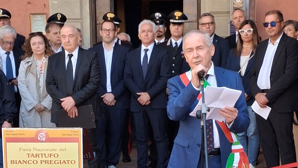 Sant'Agata Feltria, la prima domenica del tartufo fa subito il boom con migliaia di visitatori - 