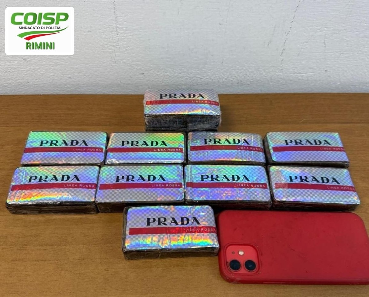 Oltre un chilo di hashish recuperato dalla Polizia Stradale a Riccione - 