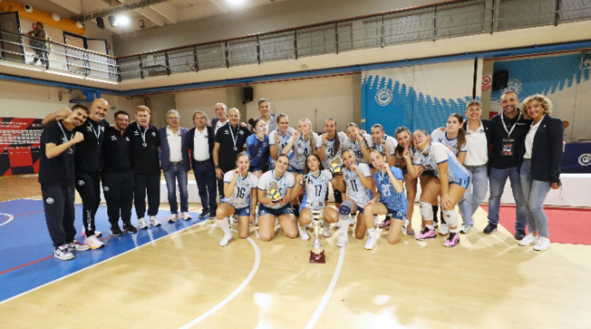 Volley femminile, U20 San Marino cade al tie break contro l'Islanda - La premiazione della Nazionale Under 20 sammarinese