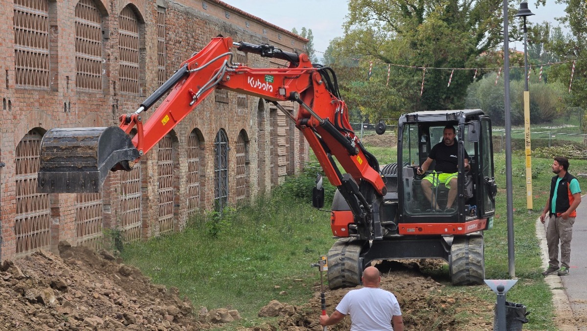 Riccione, al via i lavori sugli argini del Rio Melo - I lavori alla ciclabile del Rio Melo 