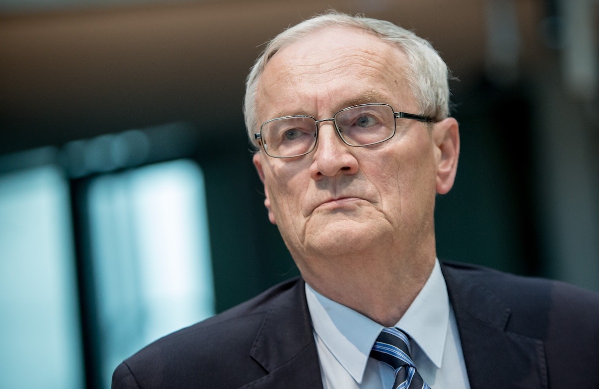 Spionaggio, arrestato l'ex capo dei servizi segreti tedeschi Hanning - August Hanning (Michael Kappeler/dpa via AP)