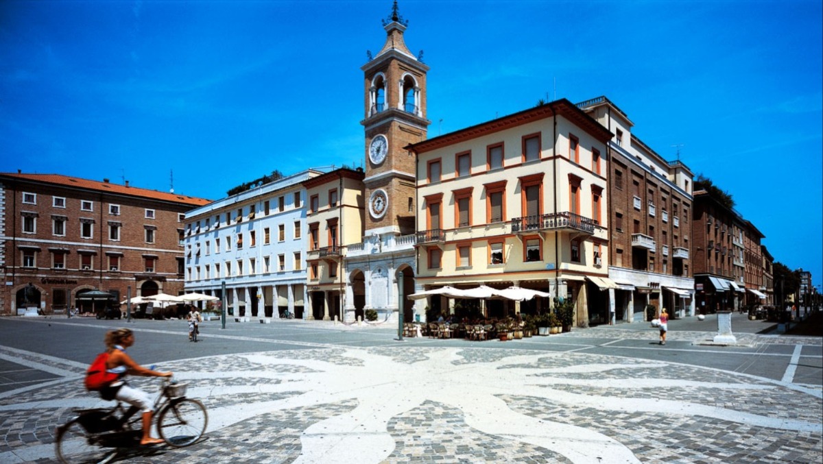 Rimini, un weekend tra arte e storia: monasteri, musei e percorsi da scoprire - Piazza Tre Martiri 
