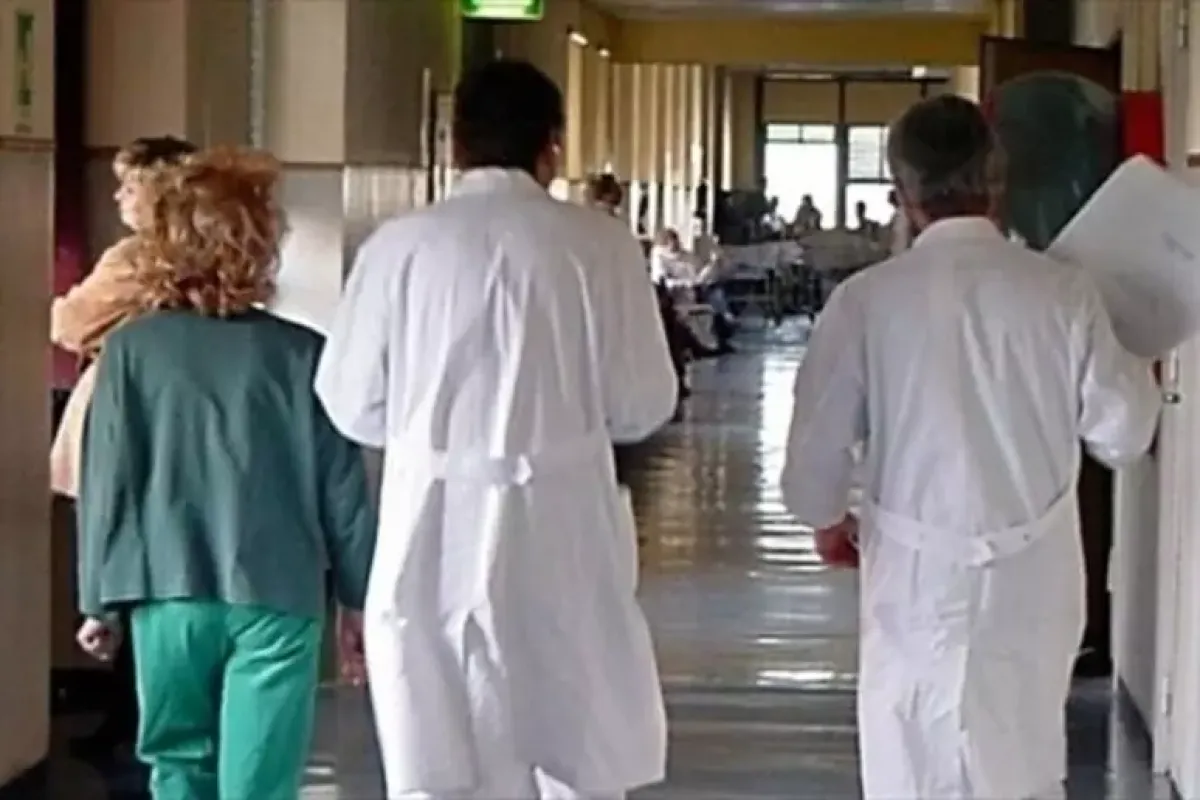 Firmato il contratto per i dirigenti medici, 560 euro in più - 