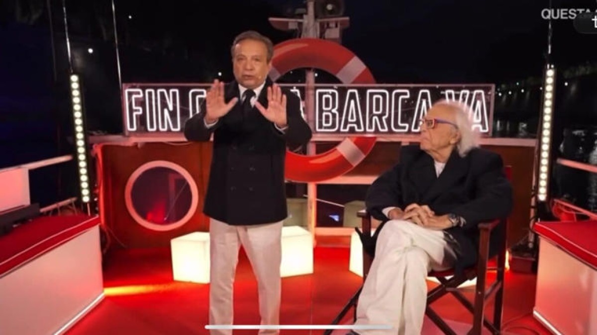 Chiambretti e Mughini bloccati dalla polizia in diretta tv: "Siamo in onda su Rai3" - 