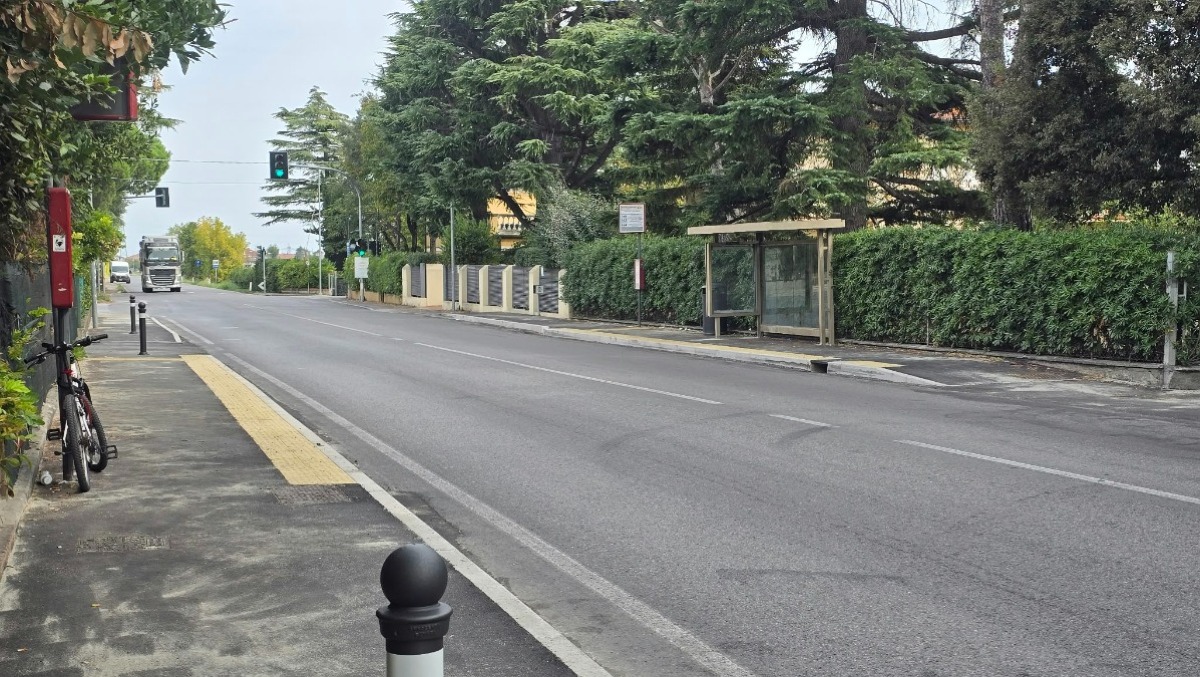 Santarcangelo, fermate bus più sicure: lavori a San Vito e Celletta - Le ferma in via Marecchiese 