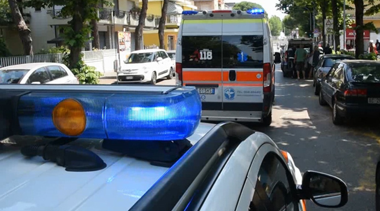 Bimba investita da un’auto nel cortile di casa: è in gravi condizioni - Repertorio