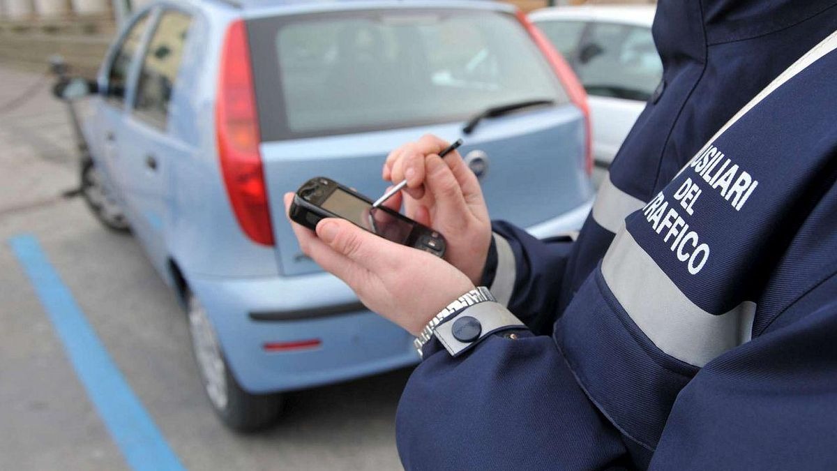 Bologna, 165 multe in quattro mesi per un errore sulla targa: annullati gran parte dei verbali - Multe, multa, Polizia Locale PH ANSA