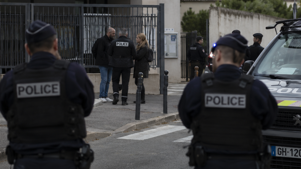 Francia, sparatoria in una scuola media vicino a Marsiglia: feriti il preside e un'insegnante - 