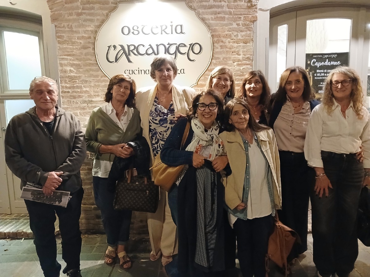 Pennabilli, gli alunni della 3B si ritrovano 50 anni dopo per una serata di festa - 
