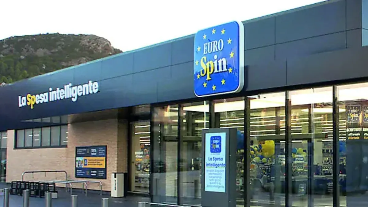 Tentata rapina al supermercato. Minaccia di fare esplodere tutto ma poi fugge dopo l'allarme  - Foto di archivio