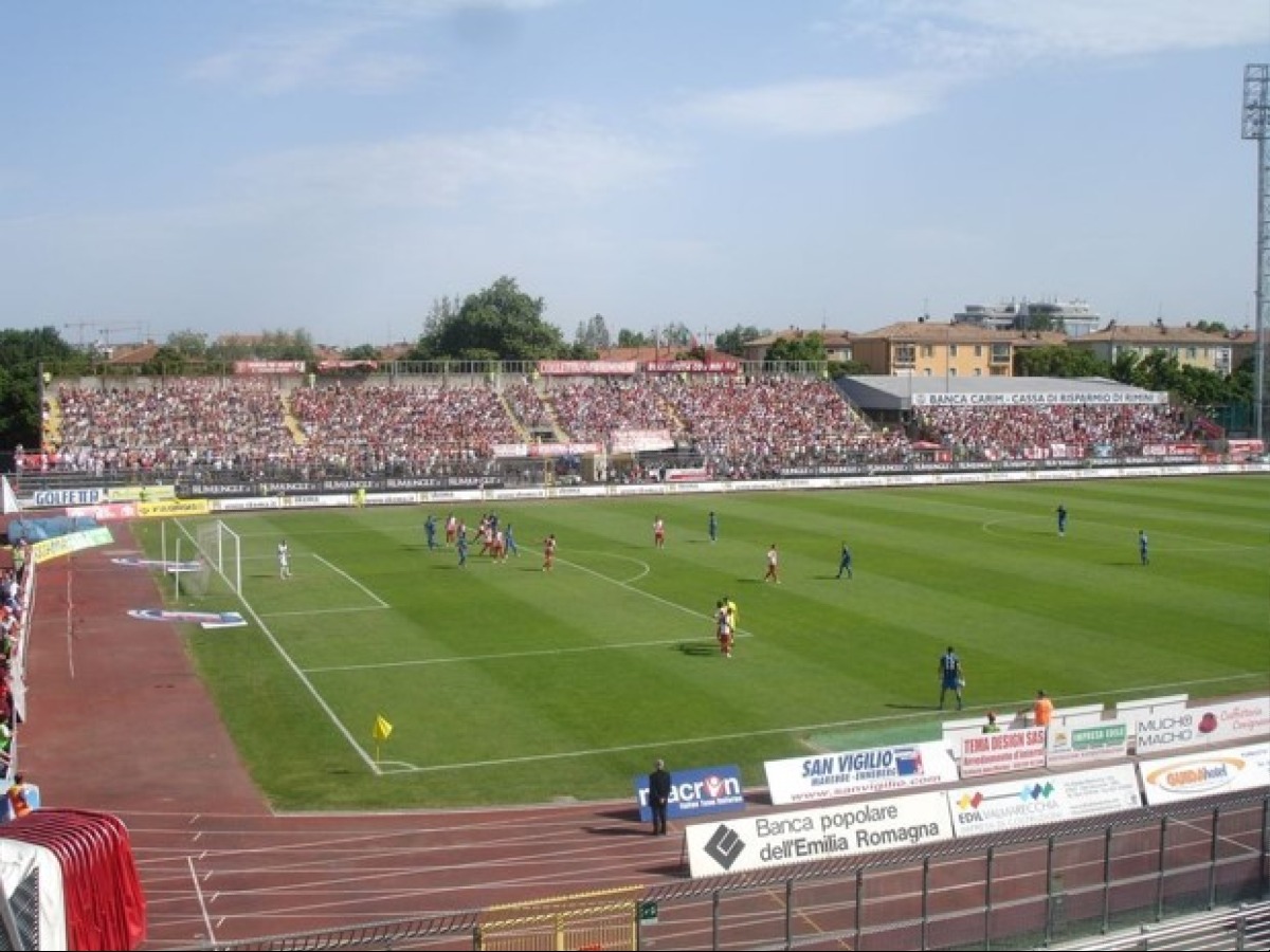 Il Rimini dalla Serie B alla ripartenza in Eccellenza - Lo stadio Romeo Neri di Rimini durante Rimini-Pisa, Serie B 2008/09. Foto: GuidoRN, Wikimedia Commons (pubblico dominio)